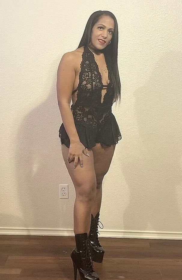 LORENA ATX · Latina in Bruning